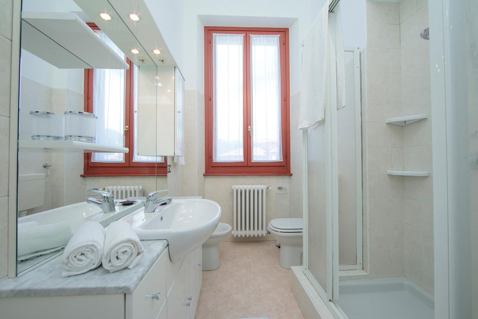 Residenza Oleandro Lake View Luino Center - Happy Rentals Exterior foto
